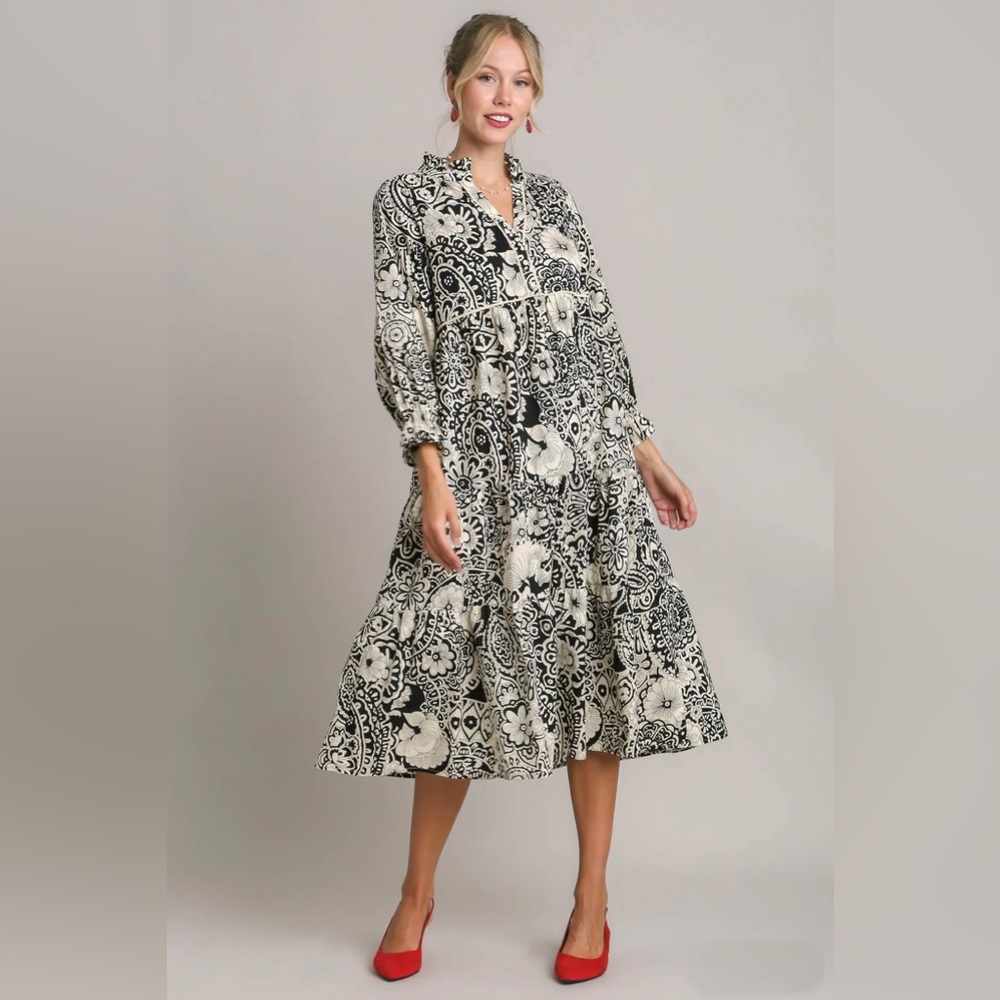Umgee Two Toned Floral Midi Dress with Piping Details in Black medium - NWT
